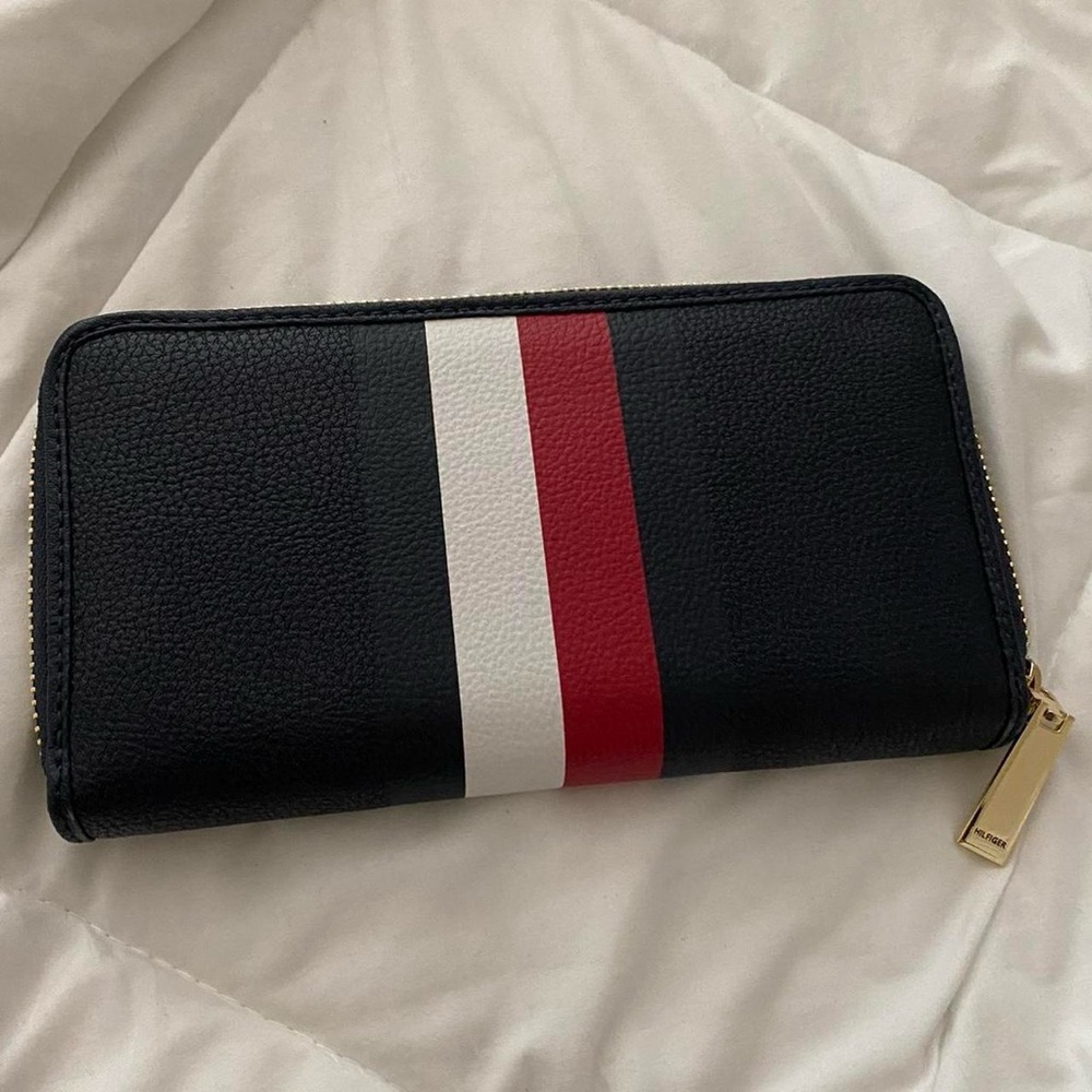 tommy hilfiger wallet